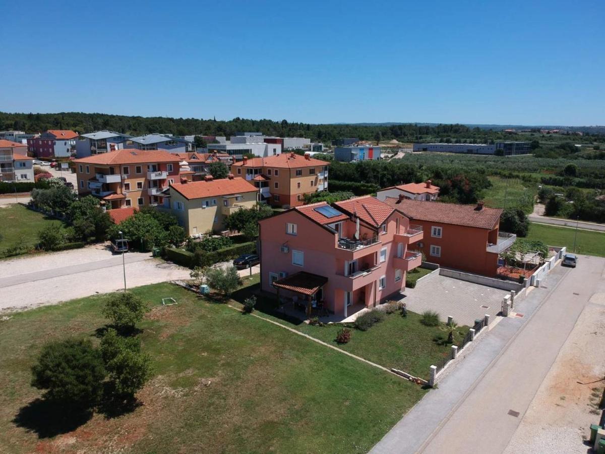 Guest House Gloria Novigrad Istria Esterno foto