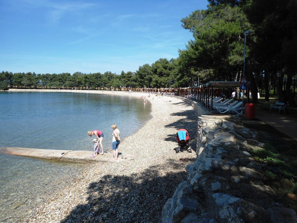 Guest House Gloria Novigrad Istria Esterno foto