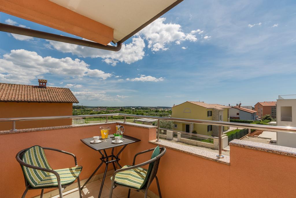 Guest House Gloria Novigrad Istria Esterno foto